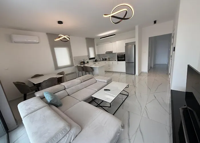 Glabur - Nicosia's Finest 2 Bedroom * Nikósie