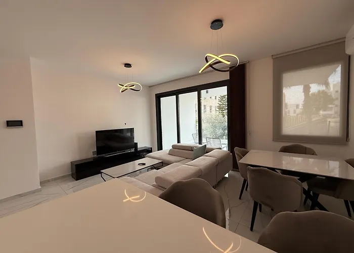 Glabur - Nicosia's Finest 2 Bedroom Apartmán
